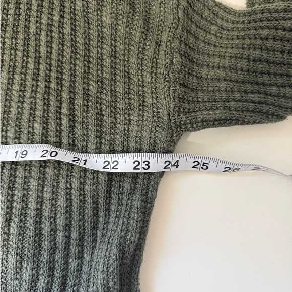 Hollister Olive Green Sweater Open Back Drop Shoulder V-neck Knit Small Women’s - Picture 7 of 11